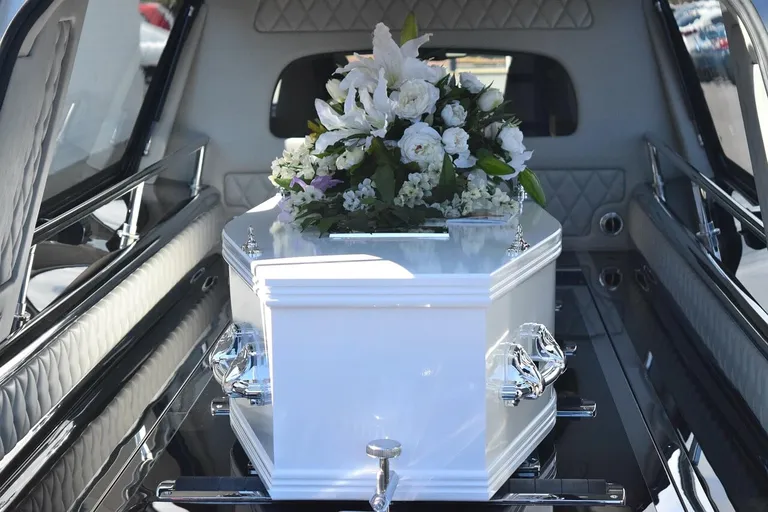 picture of a funeral car
